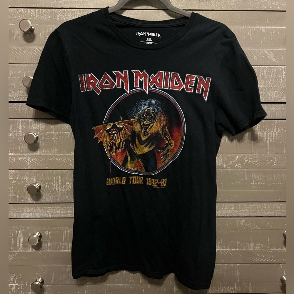 Iron Maiden 1982-1983 World Tour Reproduction Shirt Mens Size Small